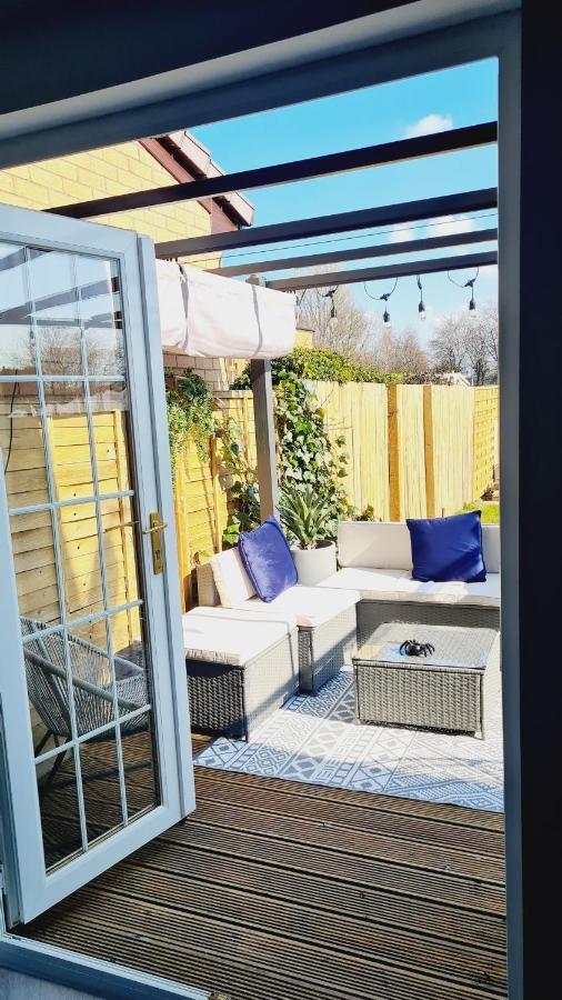 Apartment Beautiful 2bed House With Garden, Walking Distance To Town - Free Parking *